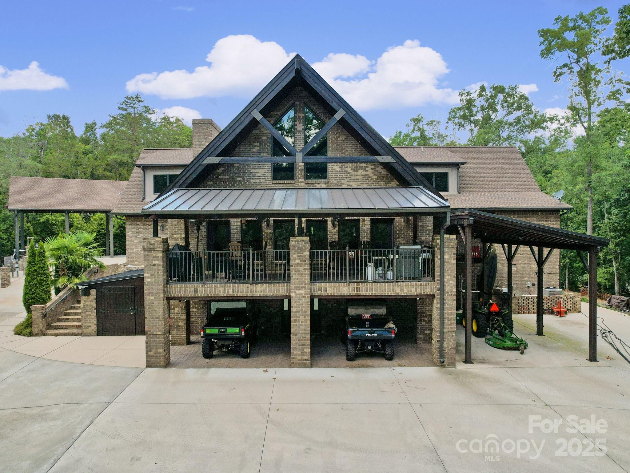 Clover, South Carolina, 29710, United States, 4 Bedrooms Bedrooms, ,6 BathroomsBathrooms,Residential,Active,1904708