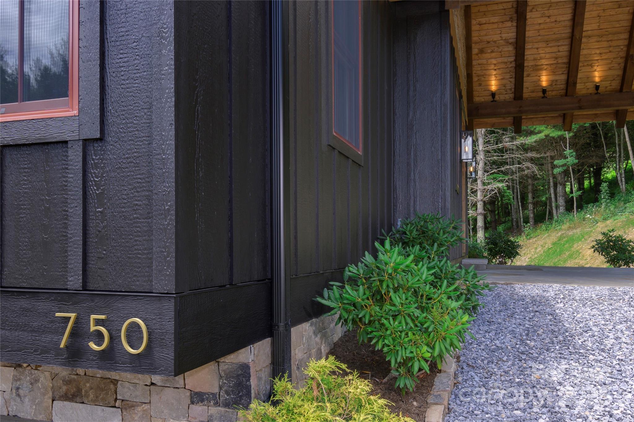 Banner Elk, North Carolina, 28604, United States, ,4 BathroomsBathrooms,Residential,Active,1769930