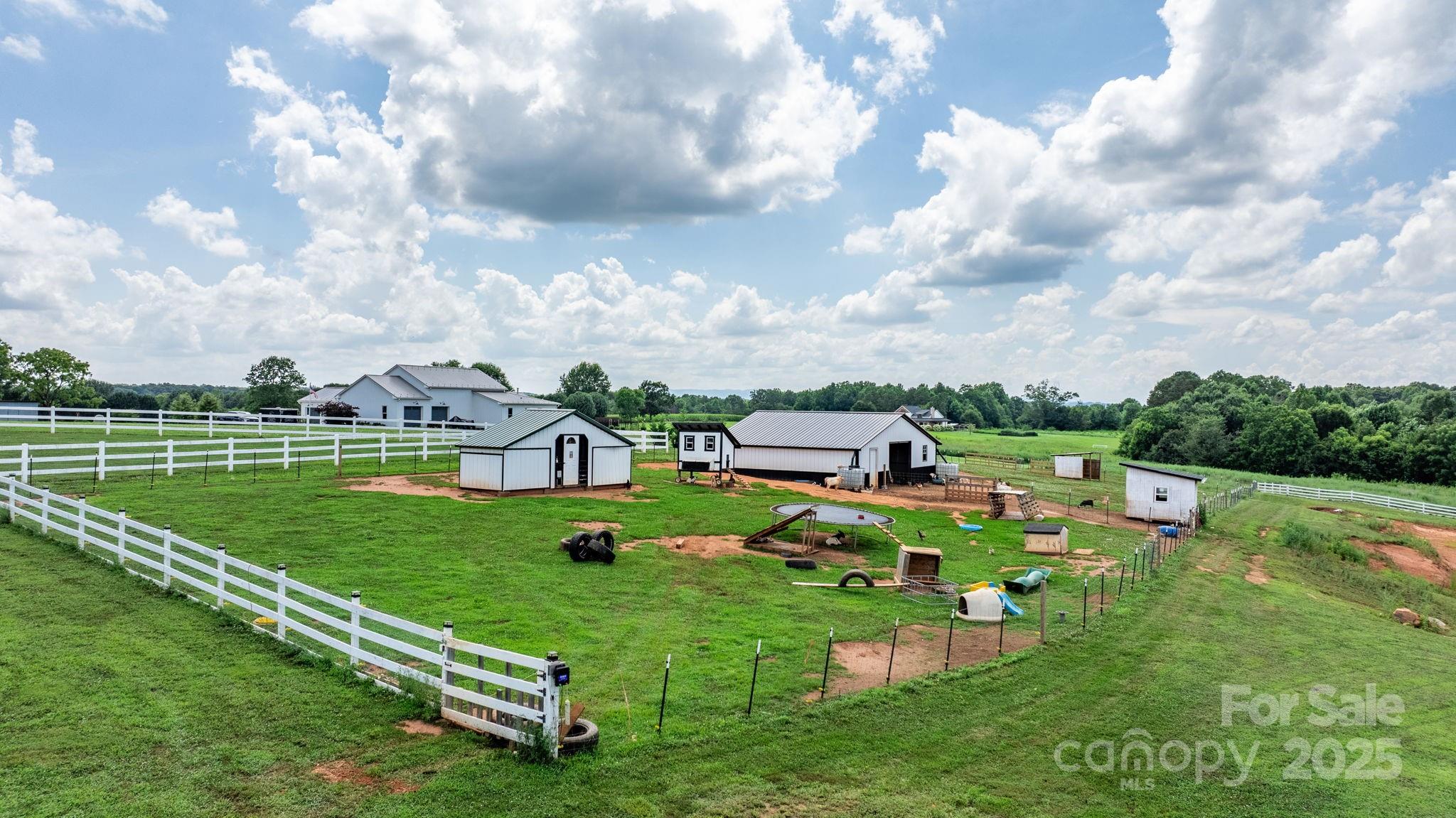 Hickory, North Carolina, 28602, United States, ,4 BathroomsBathrooms,Residential,Active,1894779