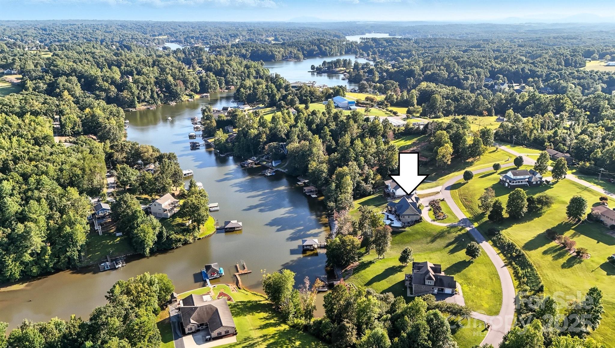 Hickory, North Carolina, 28601, United States, 3 Bedrooms Bedrooms, ,4 BathroomsBathrooms,Residential,Active,1942390