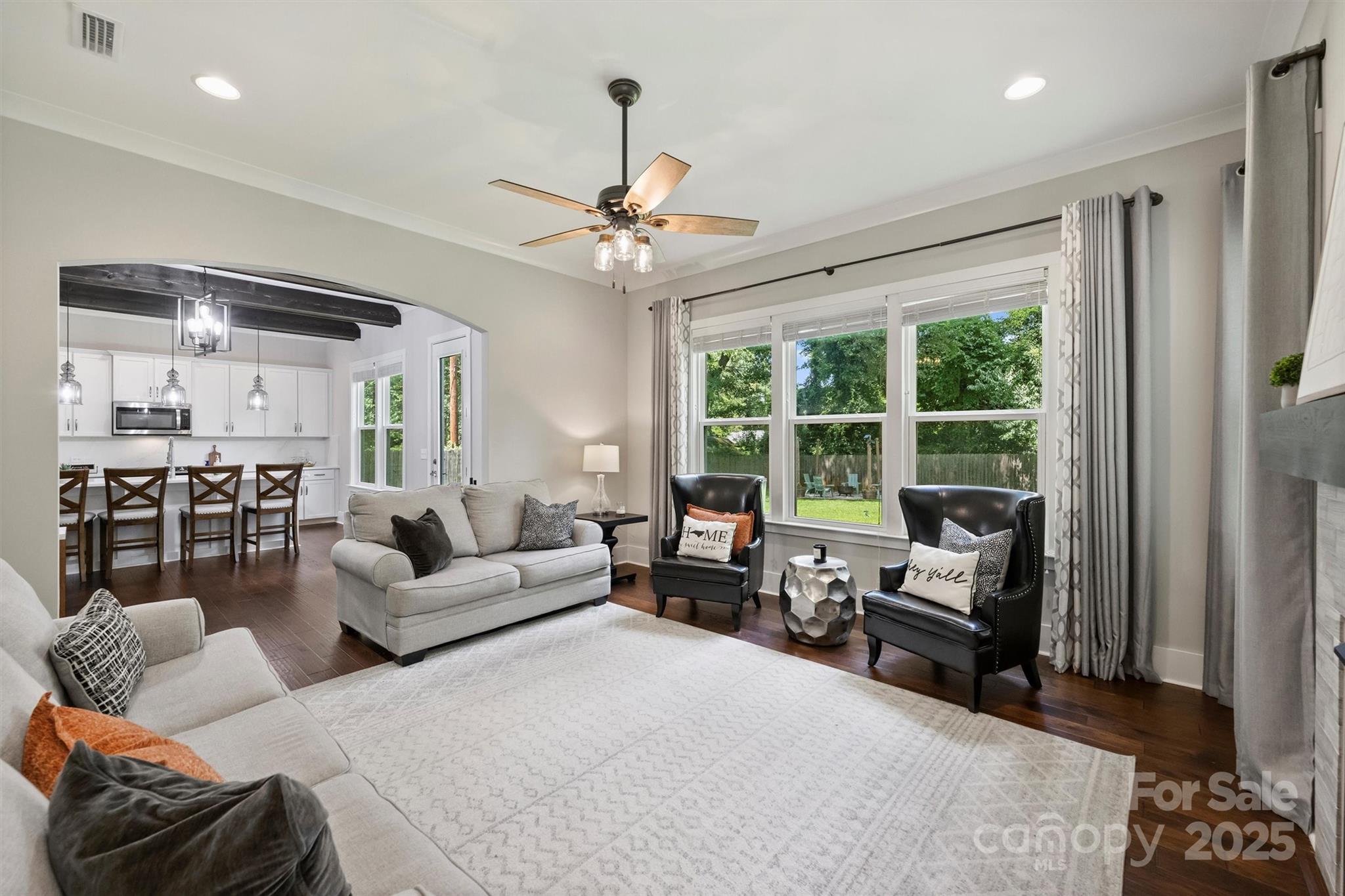Charlotte, North Carolina, 28205, United States, 4 Bedrooms Bedrooms, ,4 BathroomsBathrooms,Residential,Active,1934773
