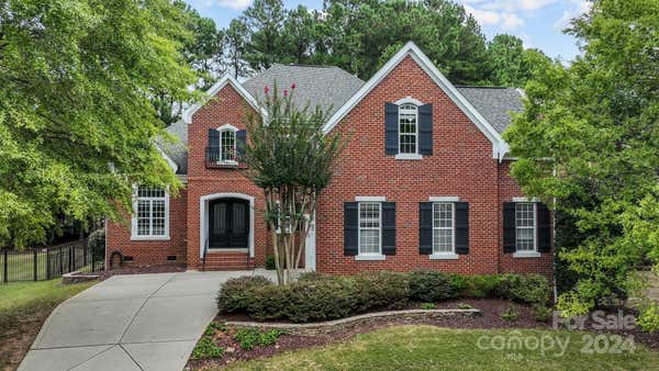 16418 CRYSTAL DOWNS LN, CHARLOTTE, NC 28278, photo 2 of 48