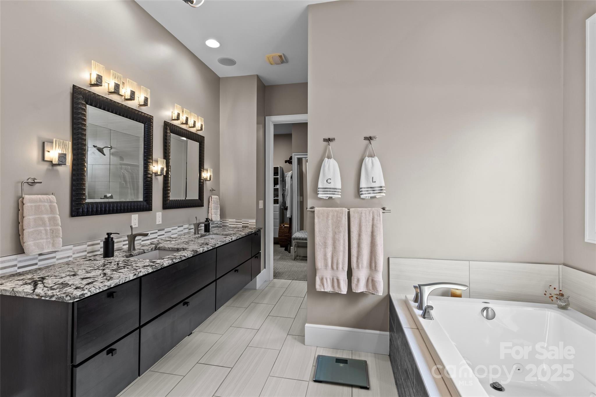 Belmont, North Carolina, 28012, United States, 5 Bedrooms Bedrooms, ,5 BathroomsBathrooms,Residential,Active,1953385