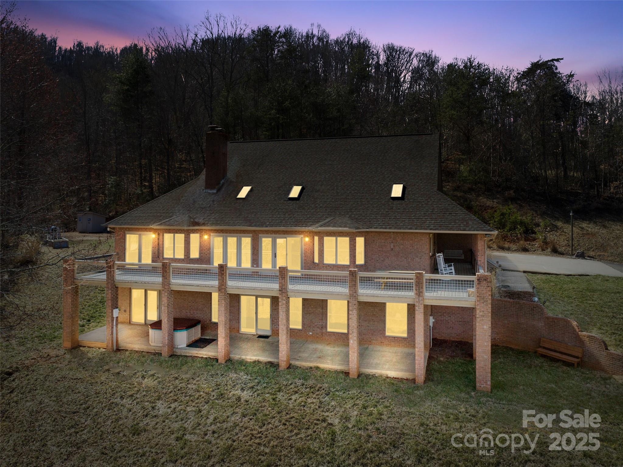 Barnardsville, North Carolina, 28709, United States, ,4 BathroomsBathrooms,Residential,Active,1770043