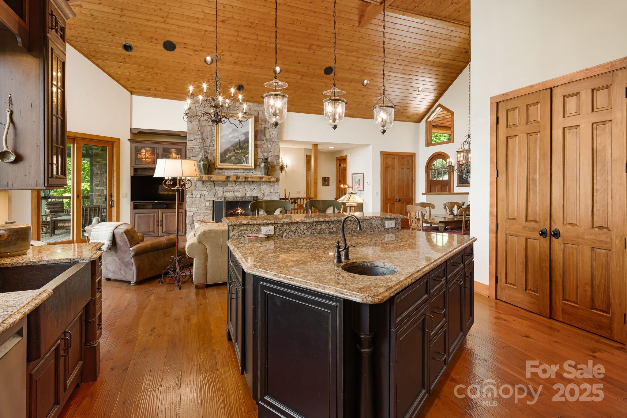 Mars Hill, North Carolina, 28754, United States, 4 Bedrooms Bedrooms, ,6 BathroomsBathrooms,Residential,Active,1996266