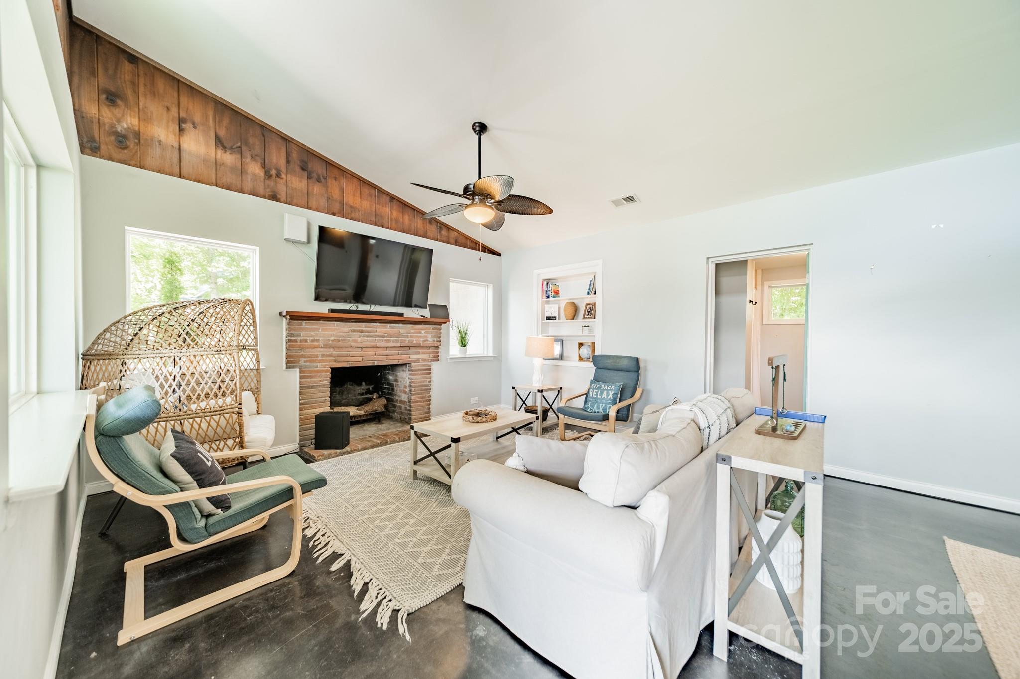 Clover, South Carolina, 29710, United States, 2 Bedrooms Bedrooms, ,2 BathroomsBathrooms,Residential,Active,1929445