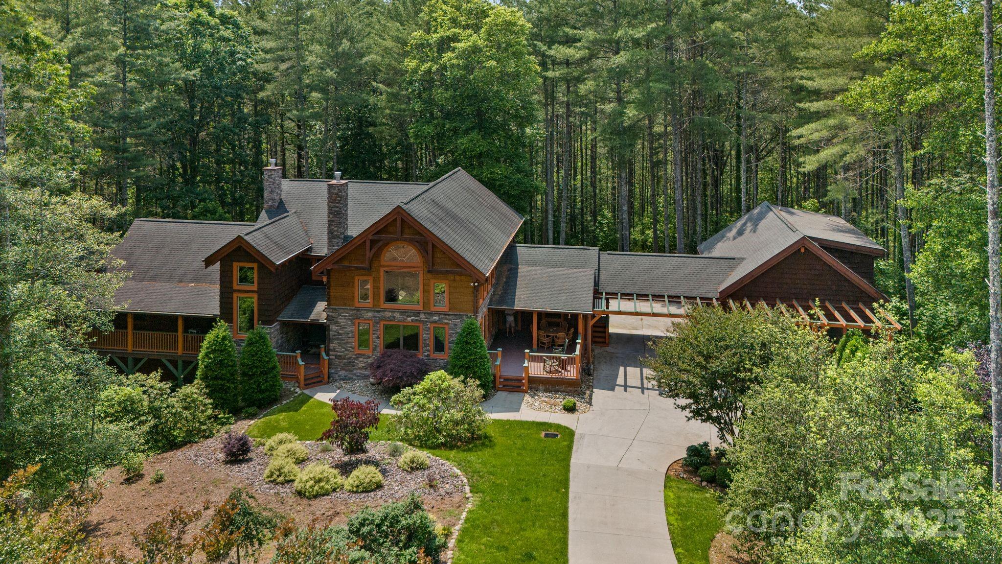 Lenoir, North Carolina, 28645, United States, ,5 BathroomsBathrooms,Residential,Active,1843925