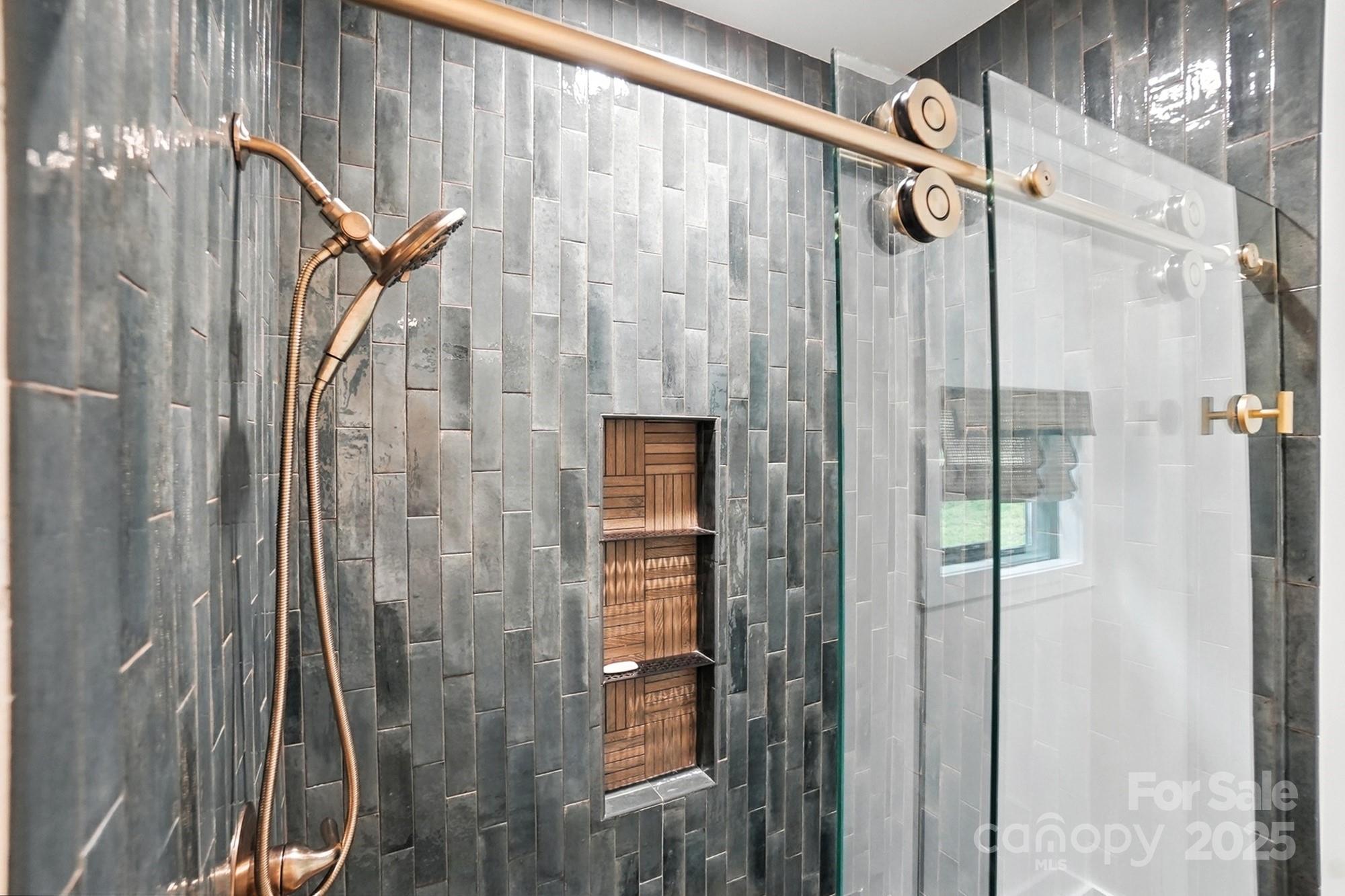 Lansing, North Carolina, 28643, United States, 3 Bedrooms Bedrooms, ,5 BathroomsBathrooms,Residential,Active,1959552