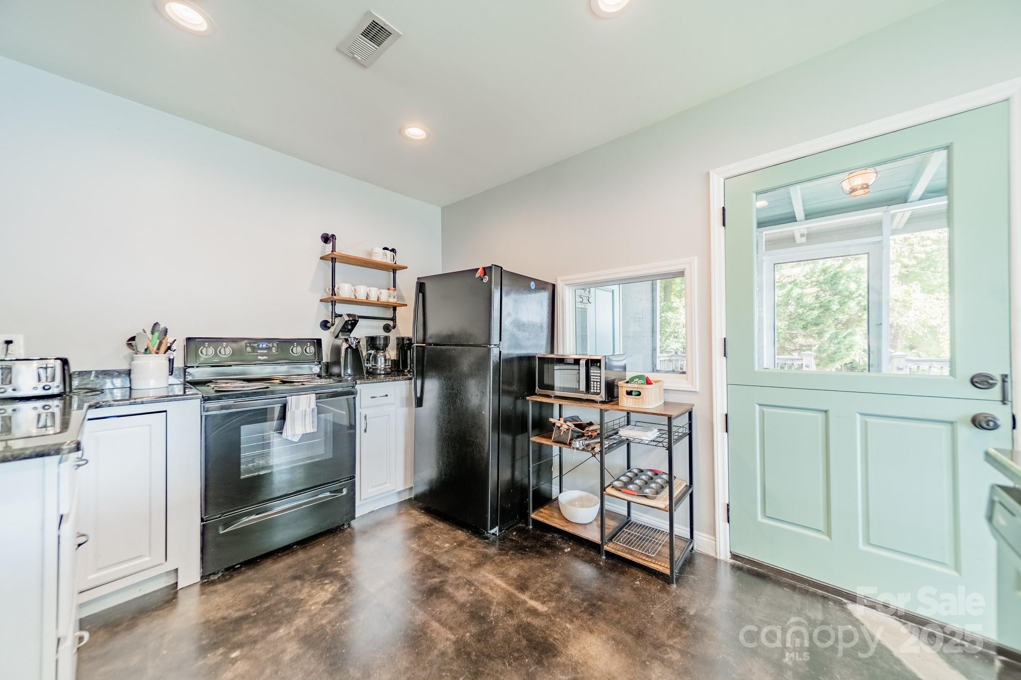 Clover, South Carolina, 29710, United States, 2 Bedrooms Bedrooms, ,2 BathroomsBathrooms,Residential,Active,1929445