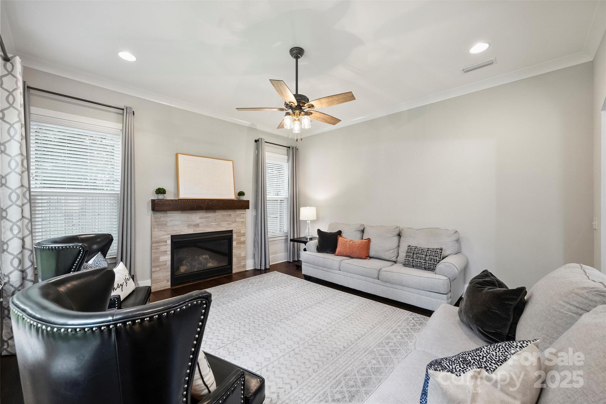 Charlotte, North Carolina, 28205, United States, 4 Bedrooms Bedrooms, ,4 BathroomsBathrooms,Residential,Active,1934773