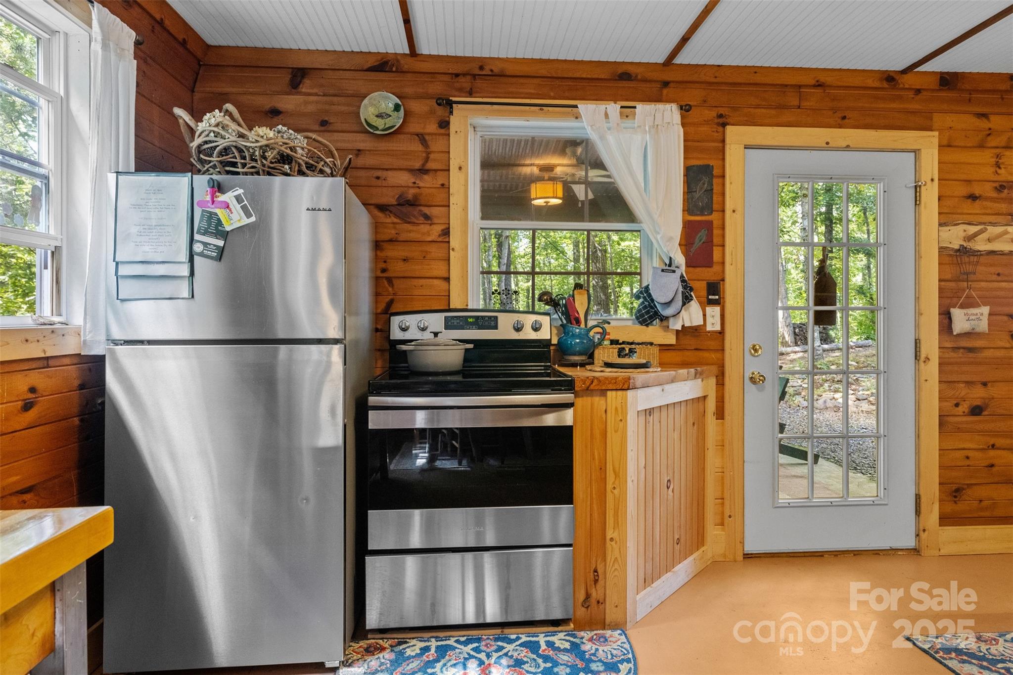 Mill Spring, North Carolina, 28756, United States, 2 Bedrooms Bedrooms, ,3 BathroomsBathrooms,Residential,Active,1945864