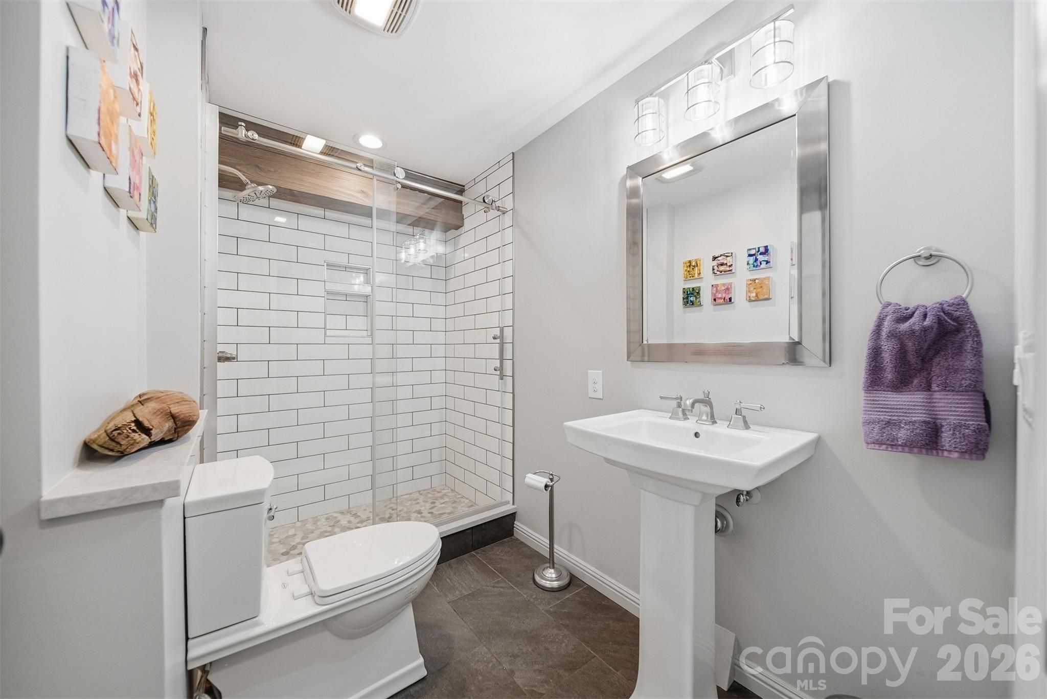 Morganton, North Carolina, 28655, United States, 3 Bedrooms Bedrooms, ,3 BathroomsBathrooms,Residential,Active,2009823