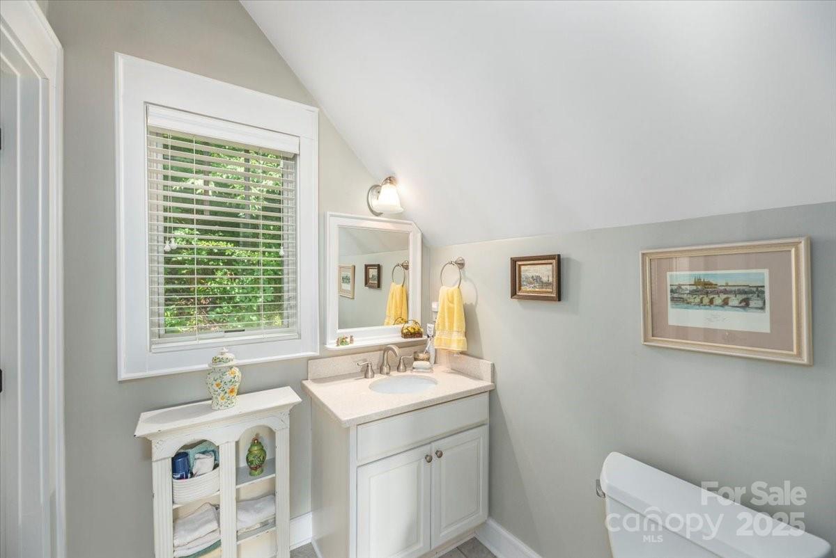 Waynesville, North Carolina, 28785, United States, 3 Bedrooms Bedrooms, ,4 BathroomsBathrooms,Residential,Active,1952318