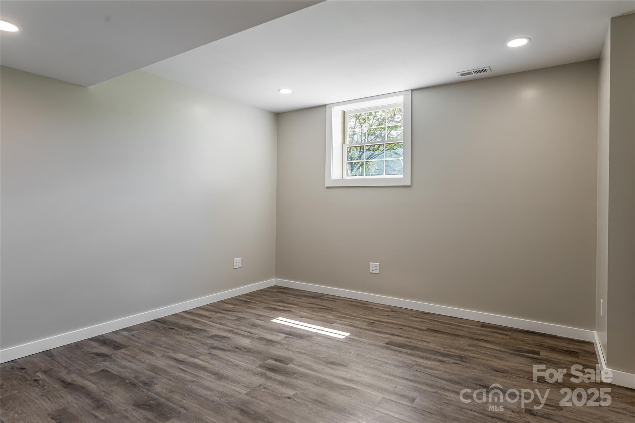 Leicester, North Carolina, 28748, United States, 4 Bedrooms Bedrooms, ,3 BathroomsBathrooms,Residential,Active,1927647
