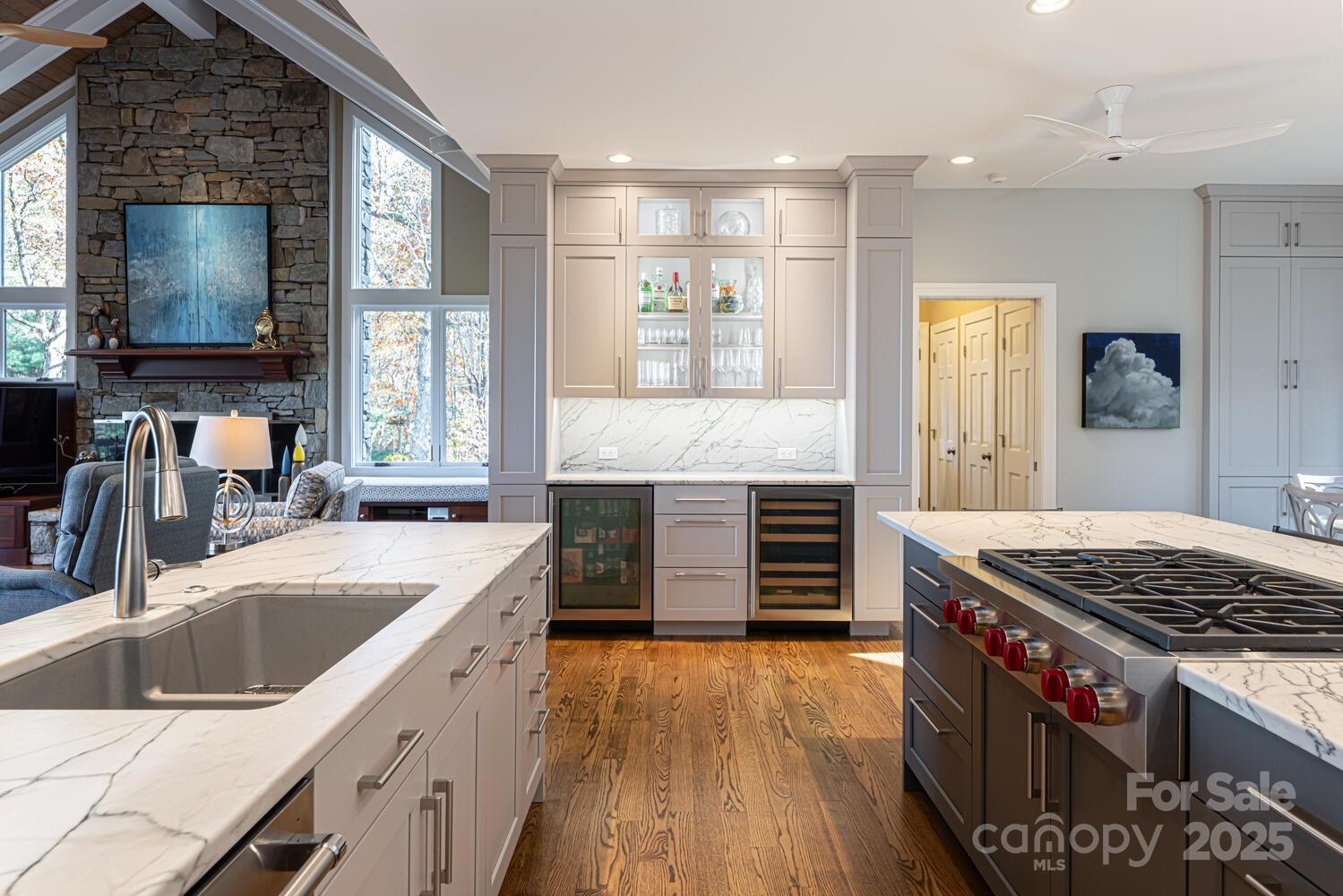 Flat Rock, North Carolina, 28731, United States, 3 Bedrooms Bedrooms, ,4 BathroomsBathrooms,Residential,Active,1990039