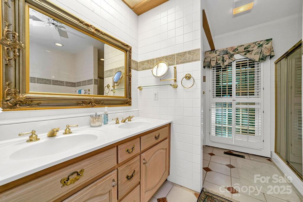 Brevard, North Carolina, 28712, United States, 4 Bedrooms Bedrooms, ,5 BathroomsBathrooms,Residential,Active,1997889