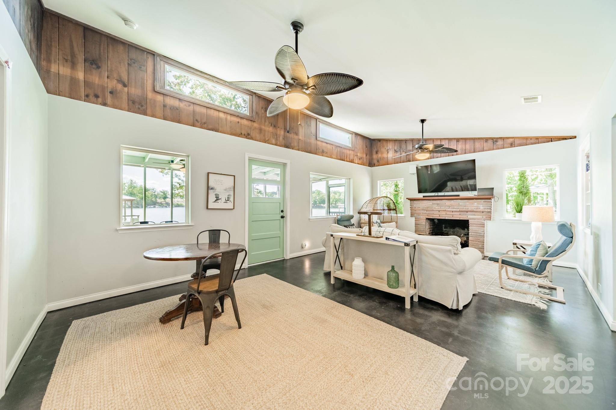 Clover, South Carolina, 29710, United States, 2 Bedrooms Bedrooms, ,2 BathroomsBathrooms,Residential,Active,1929445