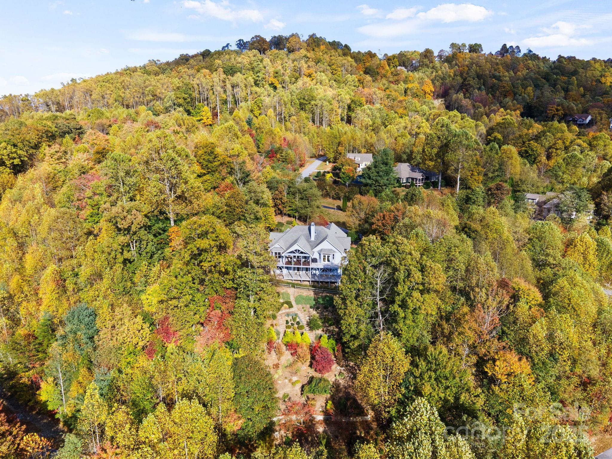 Hendersonville, North Carolina, 28739, United States, 3 Bedrooms Bedrooms, ,4 BathroomsBathrooms,Residential,Active,1973289