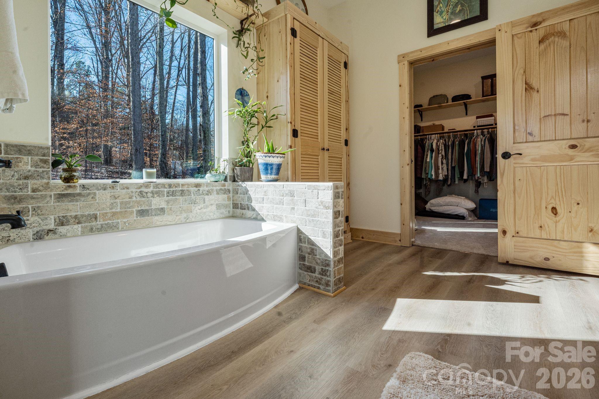 Davidson, North Carolina, 28036, United States, 5 Bedrooms Bedrooms, ,4 BathroomsBathrooms,Residential,Active,2011189