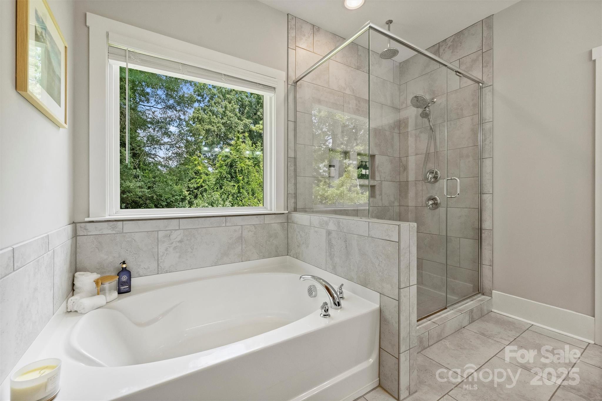 Charlotte, North Carolina, 28205, United States, 4 Bedrooms Bedrooms, ,4 BathroomsBathrooms,Residential,Active,1934773