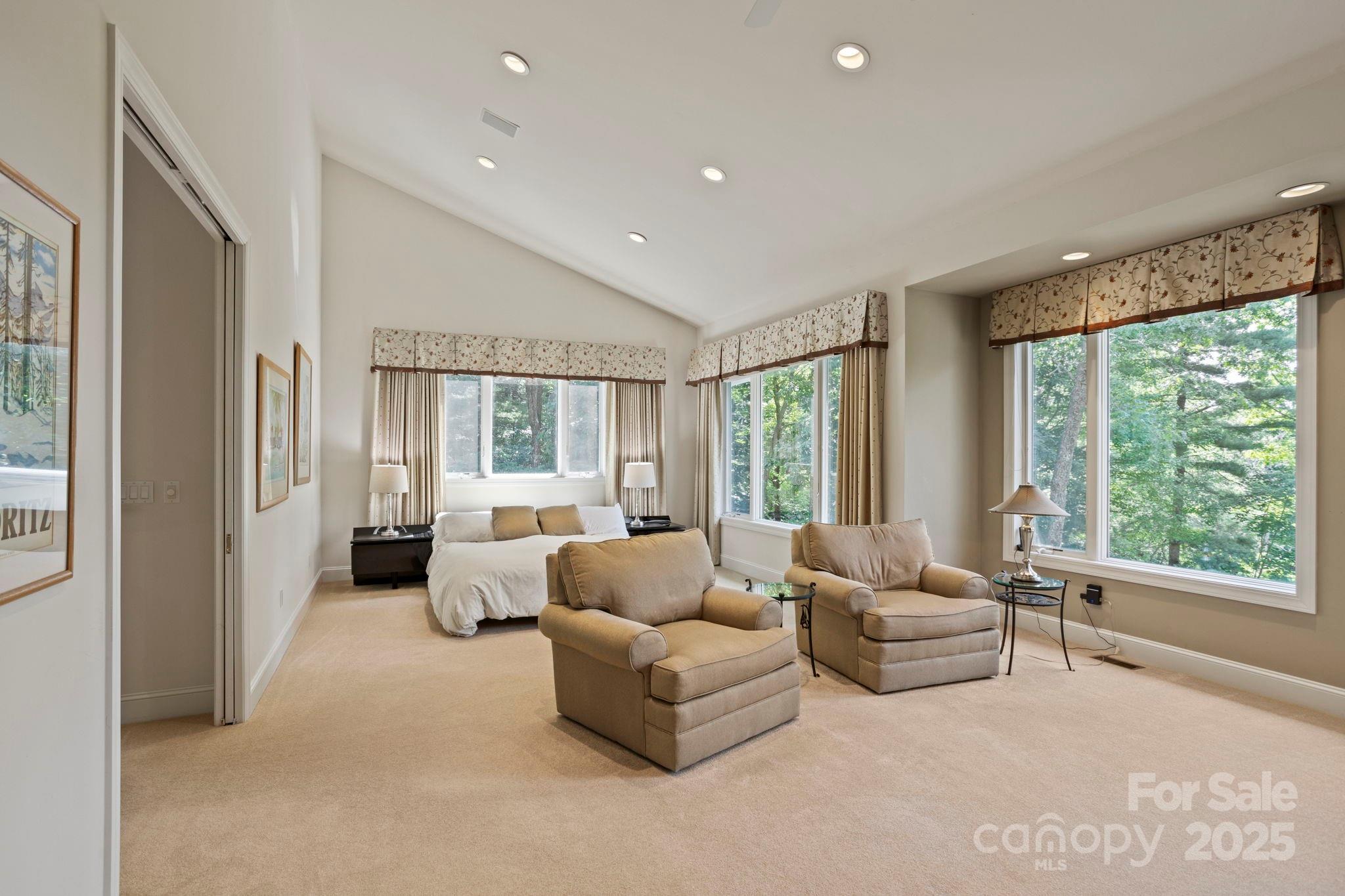 Flat Rock, North Carolina, 28731, United States, 3 Bedrooms Bedrooms, ,7 BathroomsBathrooms,Residential,Active,2007635