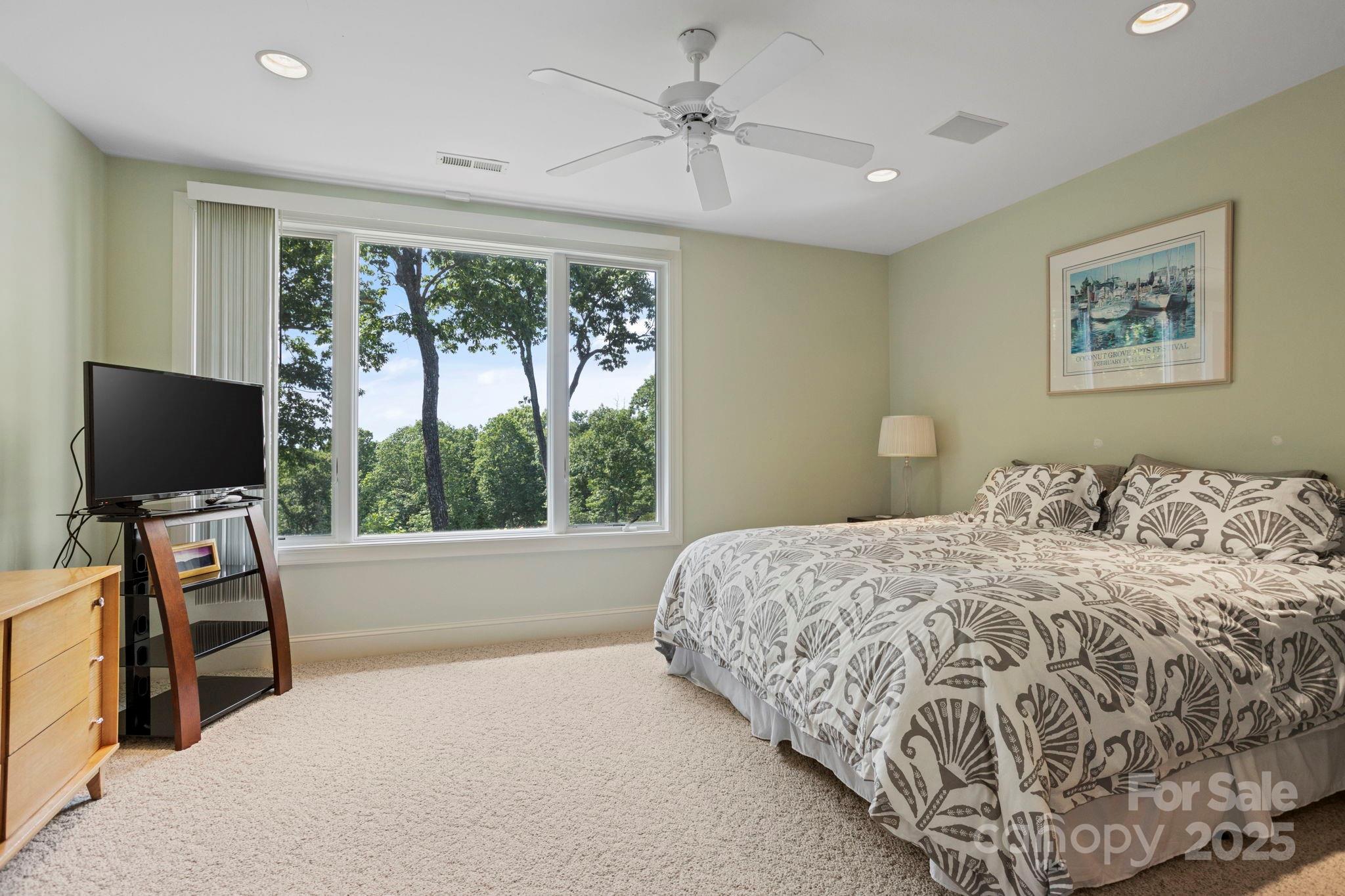 Flat Rock, North Carolina, 28731, United States, 3 Bedrooms Bedrooms, ,7 BathroomsBathrooms,Residential,Active,2007635