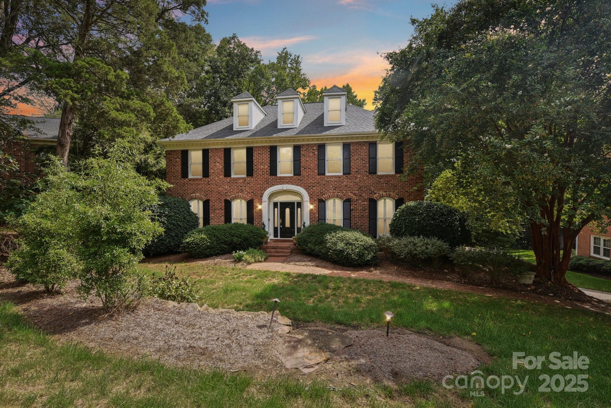 Charlotte, North Carolina, 28210, United States, 4 Bedrooms Bedrooms, ,5 BathroomsBathrooms,Residential,Active,1920239