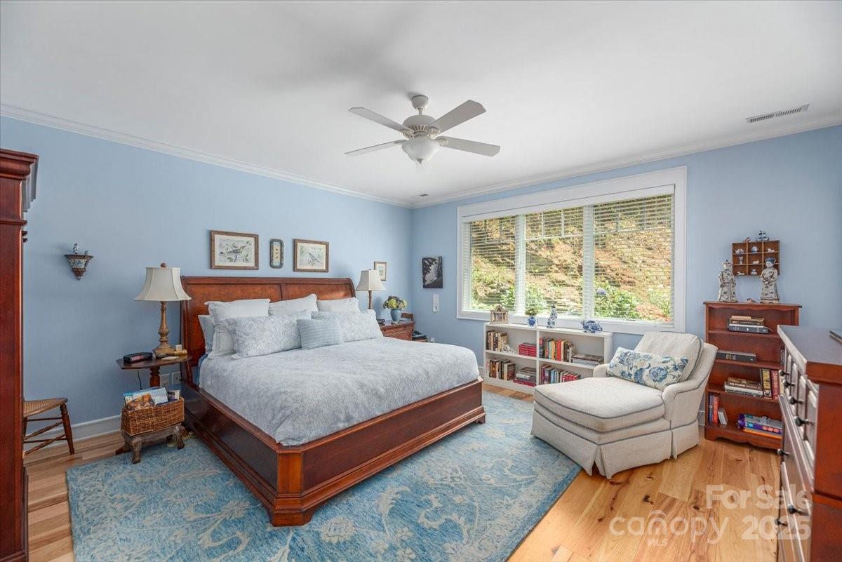 Waynesville, North Carolina, 28785, United States, 3 Bedrooms Bedrooms, ,4 BathroomsBathrooms,Residential,Active,1952318