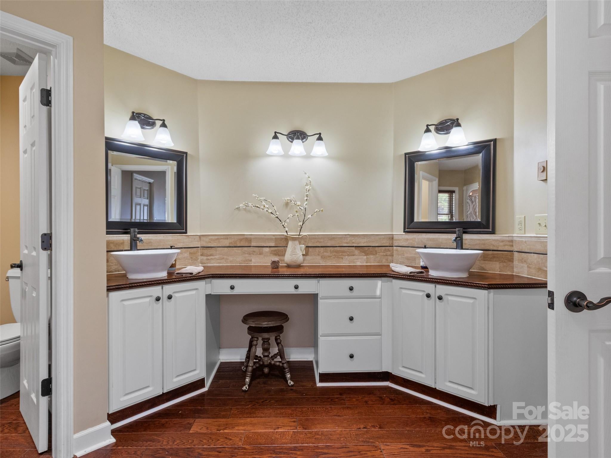 Barnardsville, North Carolina, 28709, United States, ,4 BathroomsBathrooms,Residential,Active,1770043