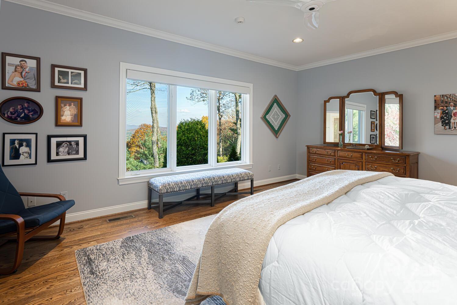 Flat Rock, North Carolina, 28731, United States, 3 Bedrooms Bedrooms, ,4 BathroomsBathrooms,Residential,Active,1990039