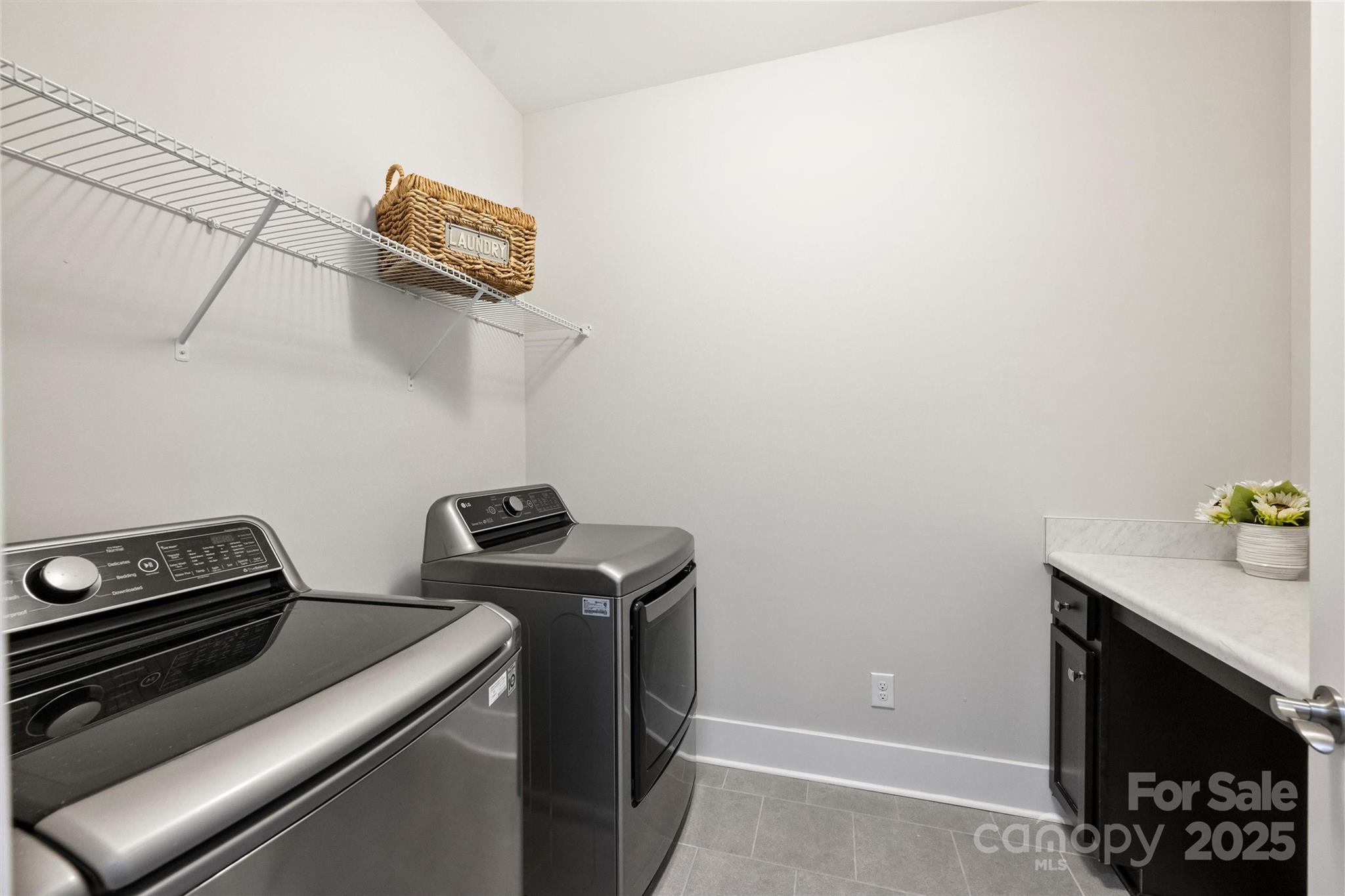 Charlotte, North Carolina, 28205, United States, 4 Bedrooms Bedrooms, ,4 BathroomsBathrooms,Residential,Active,1934773