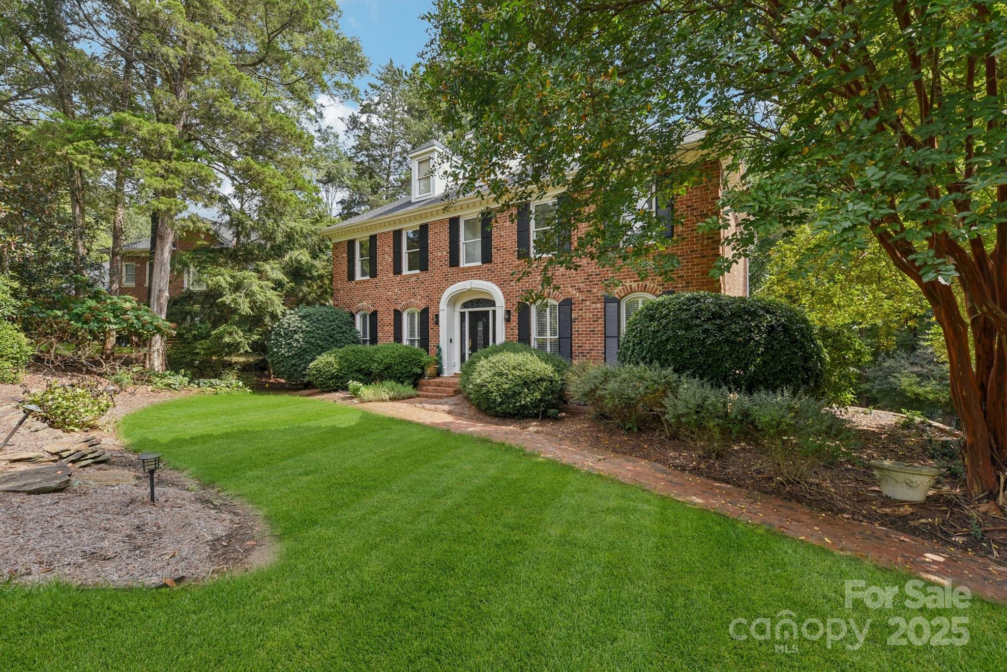 Charlotte, North Carolina, 28210, United States, 4 Bedrooms Bedrooms, ,5 BathroomsBathrooms,Residential,Active,1920239