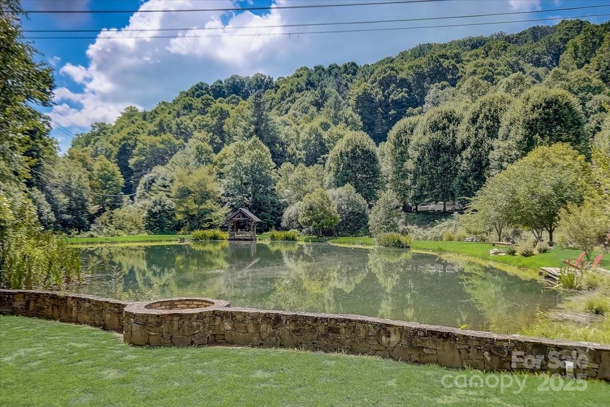 Mars Hill, North Carolina, 28754, United States, 3 Bedrooms Bedrooms, ,3 BathroomsBathrooms,Residential,Active,1900501