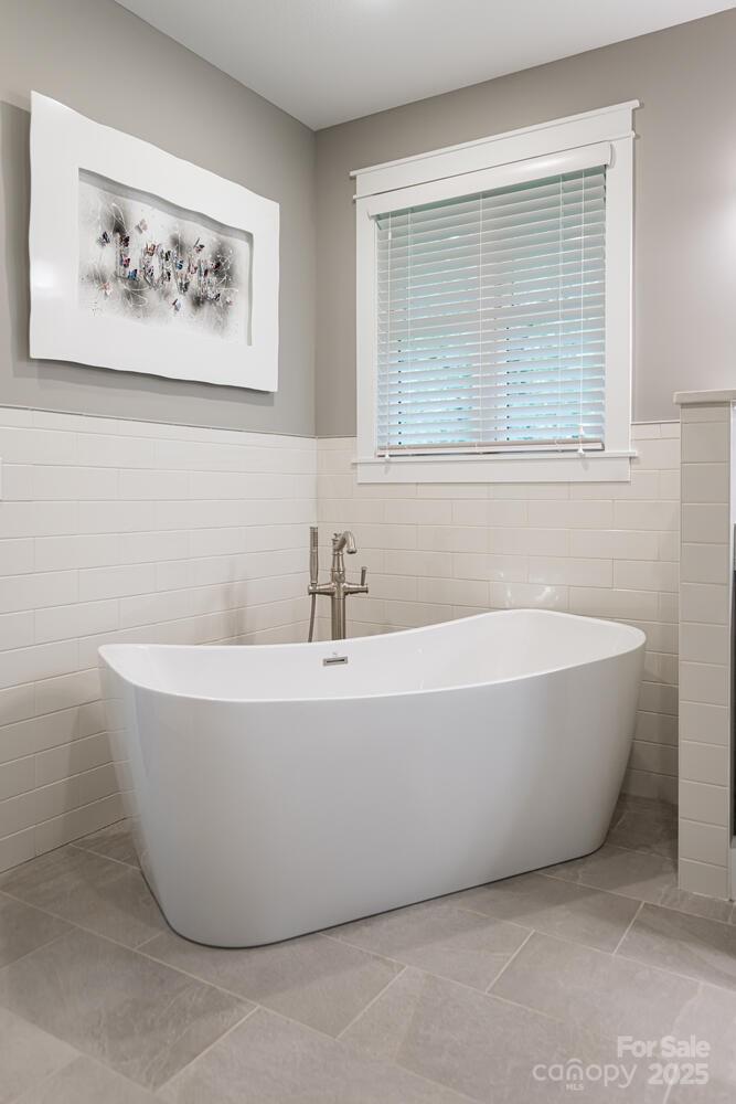 Flat Rock, North Carolina, 28731, United States, ,4 BathroomsBathrooms,Residential,Active,1860239