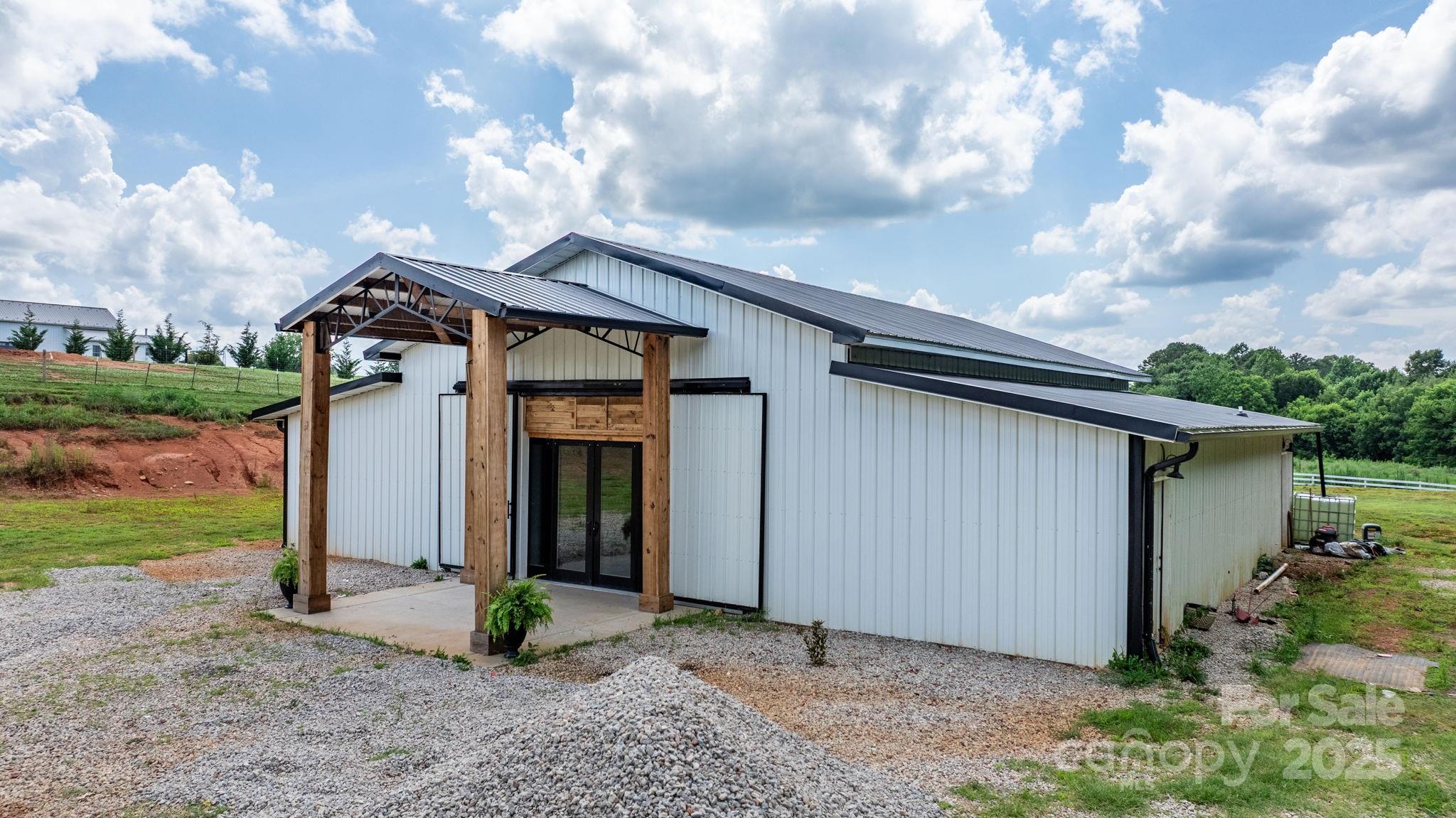 Hickory, North Carolina, 28602, United States, ,4 BathroomsBathrooms,Residential,Active,1894779