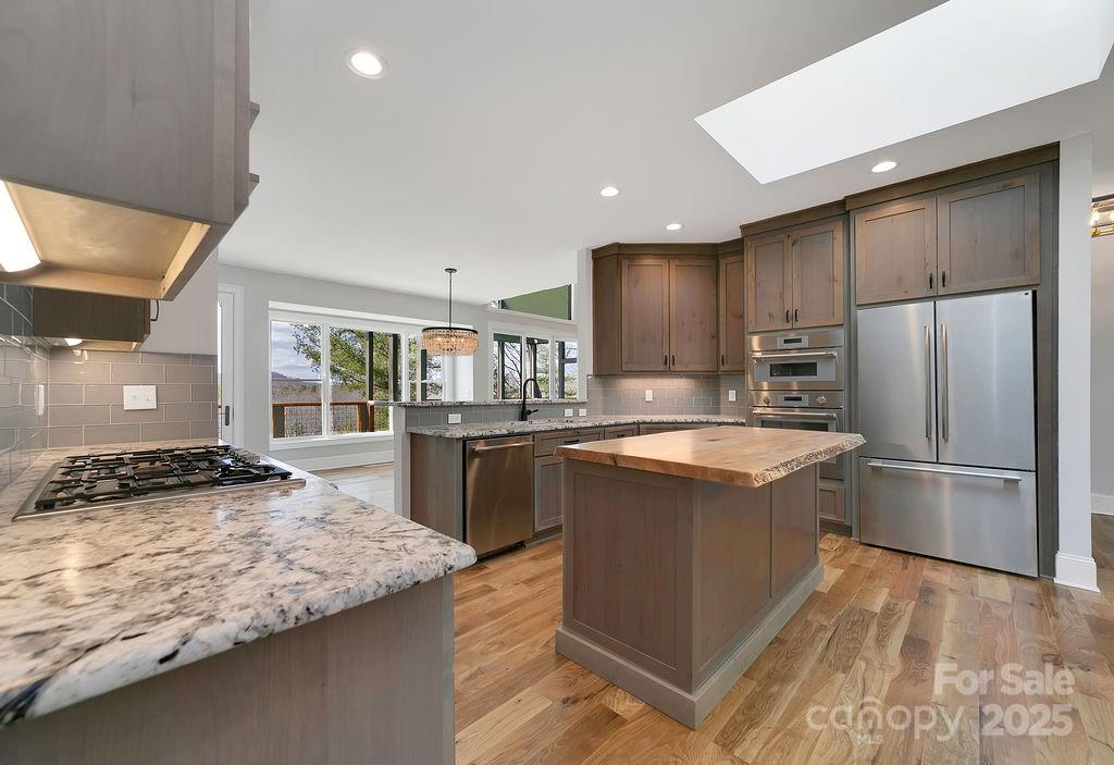 Brevard, North Carolina, 28712, United States, 4 Bedrooms Bedrooms, ,3 BathroomsBathrooms,Residential,Active,1997608