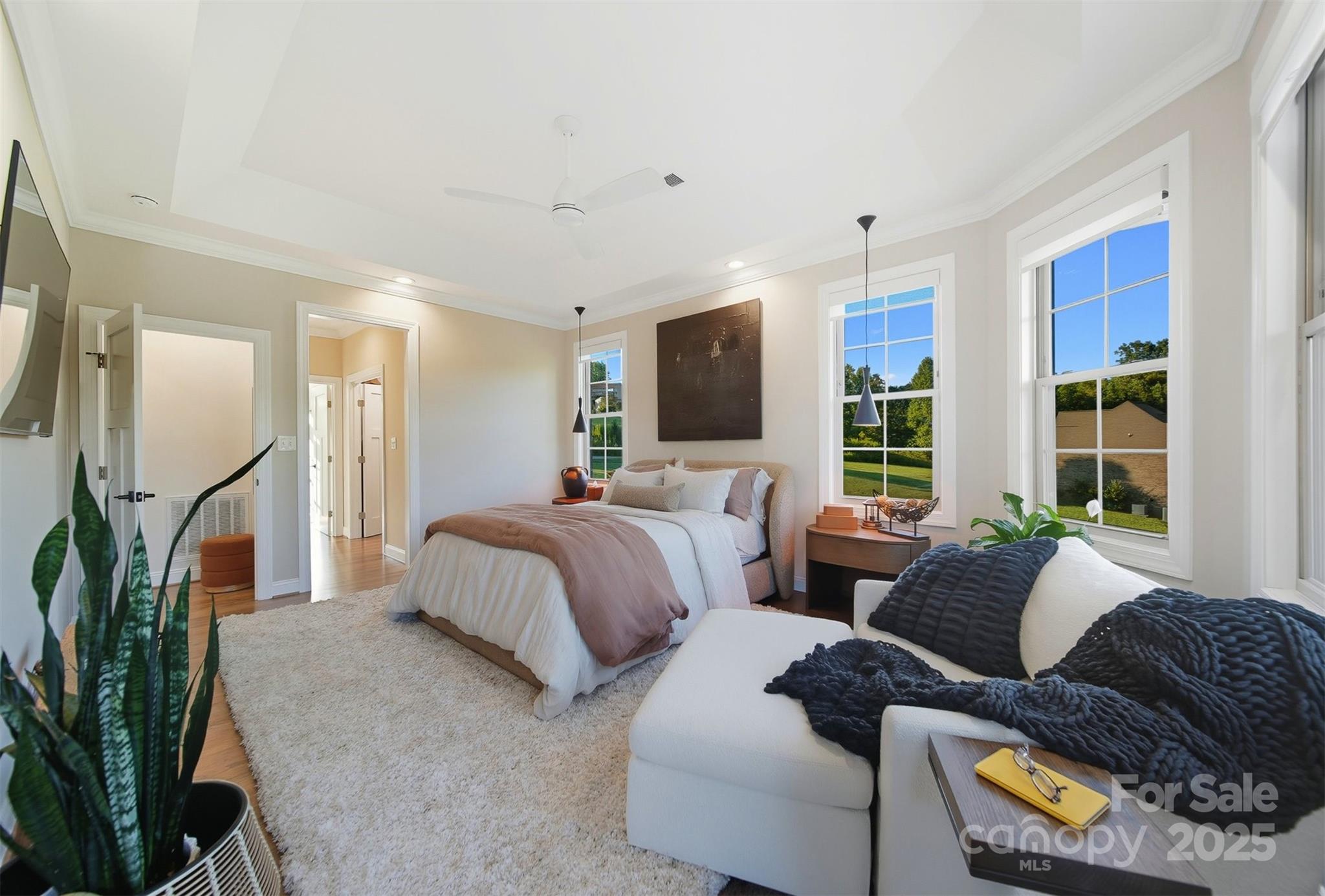 Hickory, North Carolina, 28601, United States, 3 Bedrooms Bedrooms, ,4 BathroomsBathrooms,Residential,Active,1942390