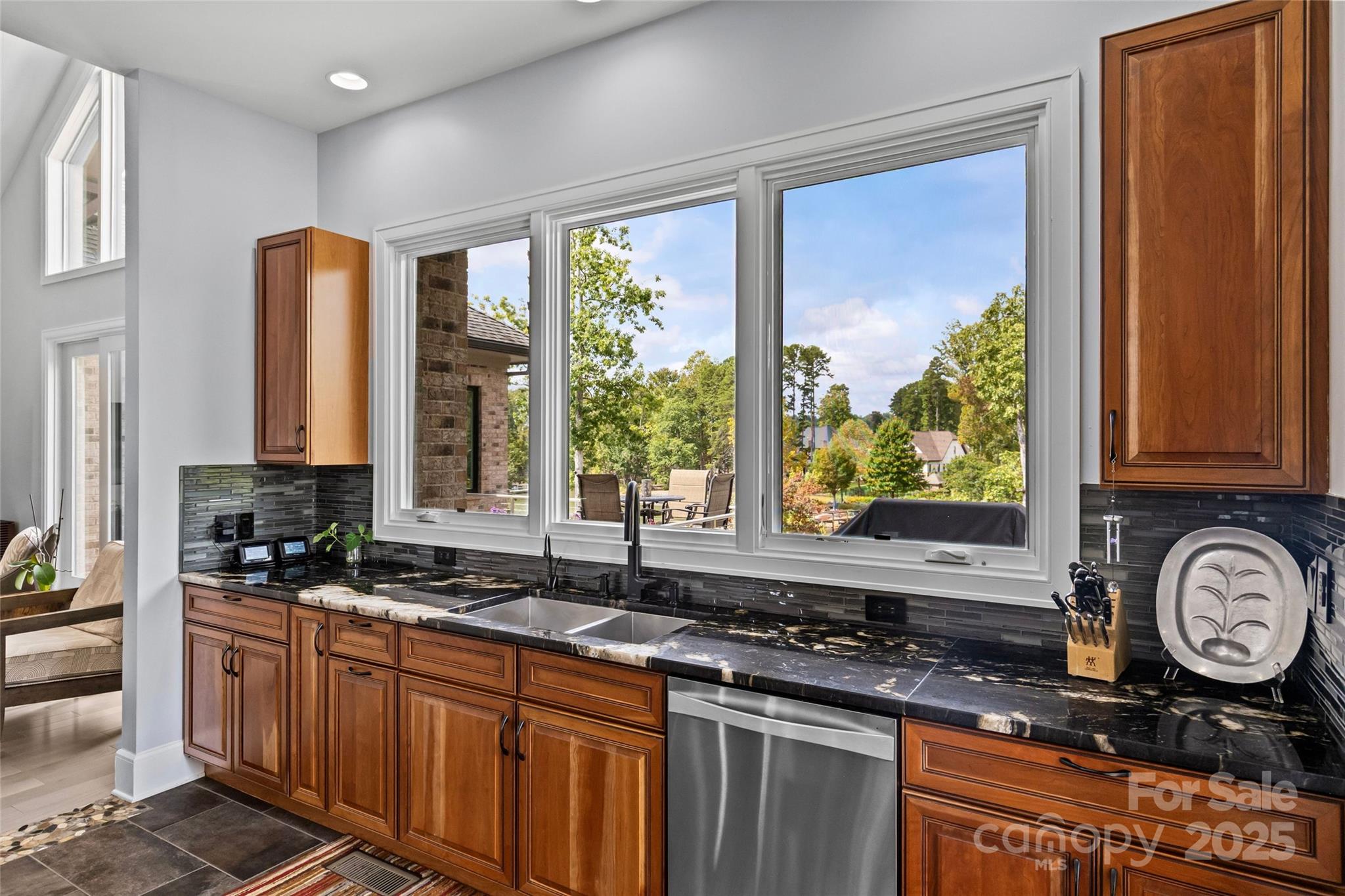 Belmont, North Carolina, 28012, United States, 5 Bedrooms Bedrooms, ,5 BathroomsBathrooms,Residential,Active,1953385