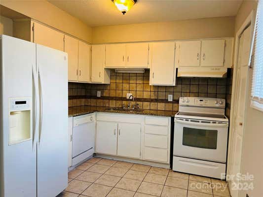 7925 SHADY OAK TRL APT 13, CHARLOTTE, NC 28210, photo 3 of 7