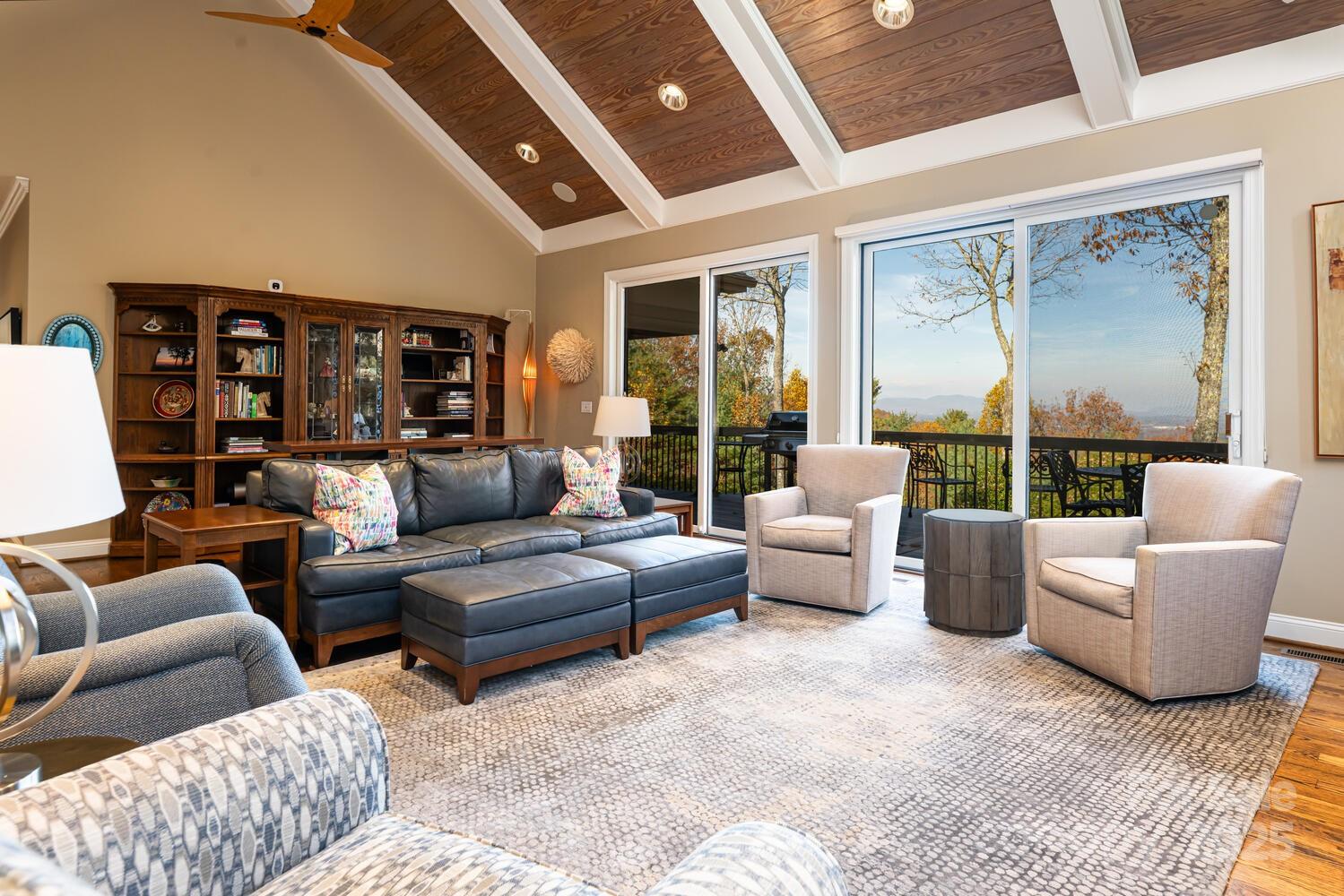 Flat Rock, North Carolina, 28731, United States, 3 Bedrooms Bedrooms, ,4 BathroomsBathrooms,Residential,Active,1990039