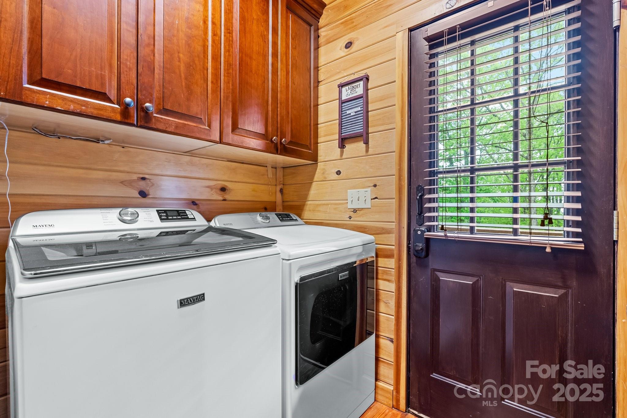 Marion, North Carolina, 28752, United States, 7 Bedrooms Bedrooms, ,5 BathroomsBathrooms,Residential,Active,1953022