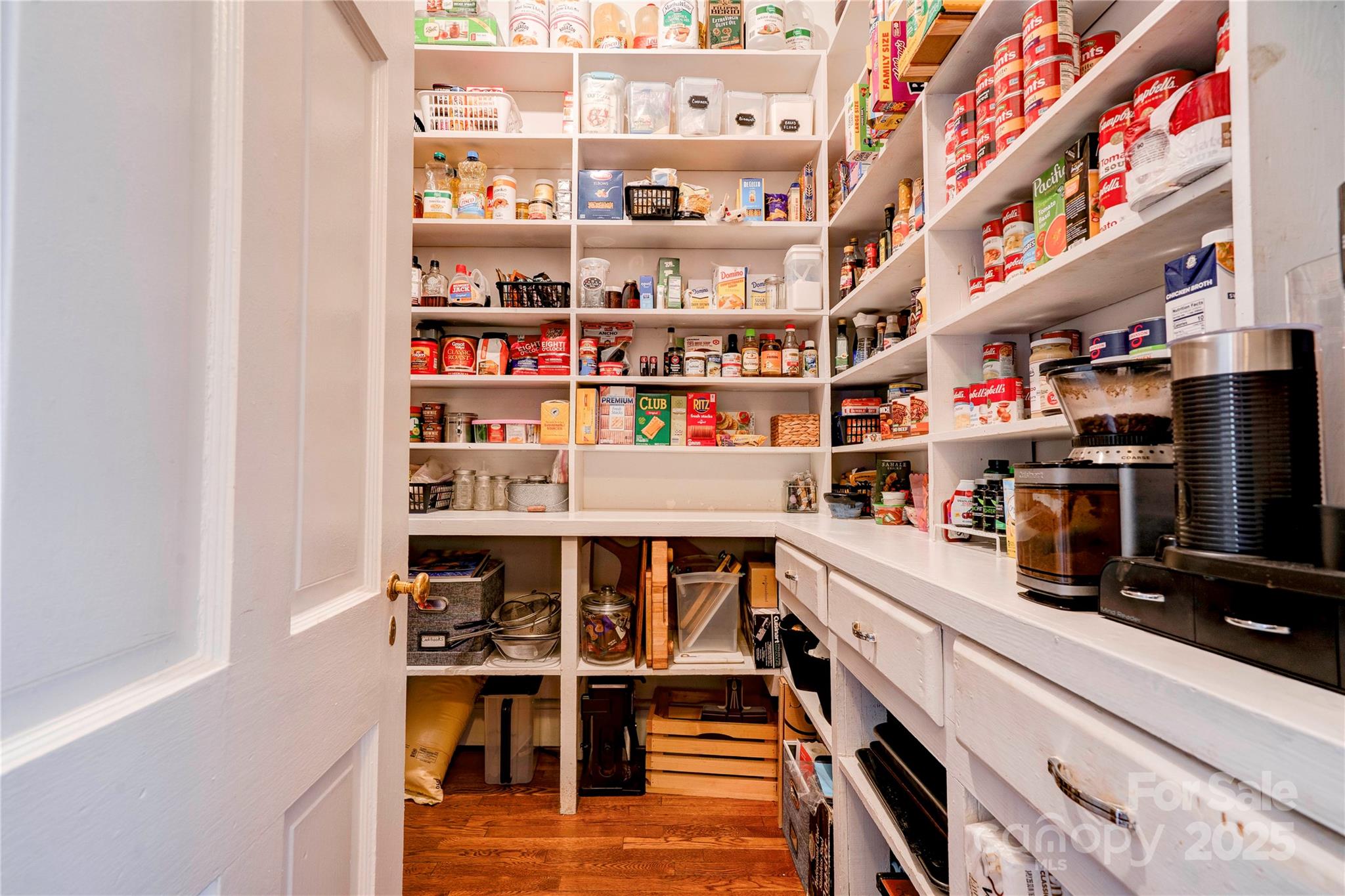 Kings Mountain, North Carolina, 28086, United States, 5 Bedrooms Bedrooms, ,6 BathroomsBathrooms,Residential,Active,1888967