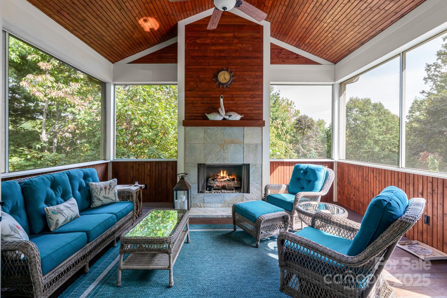 Flat Rock, North Carolina, 28731, United States, 3 Bedrooms Bedrooms, ,4 BathroomsBathrooms,Residential,Active,1965787