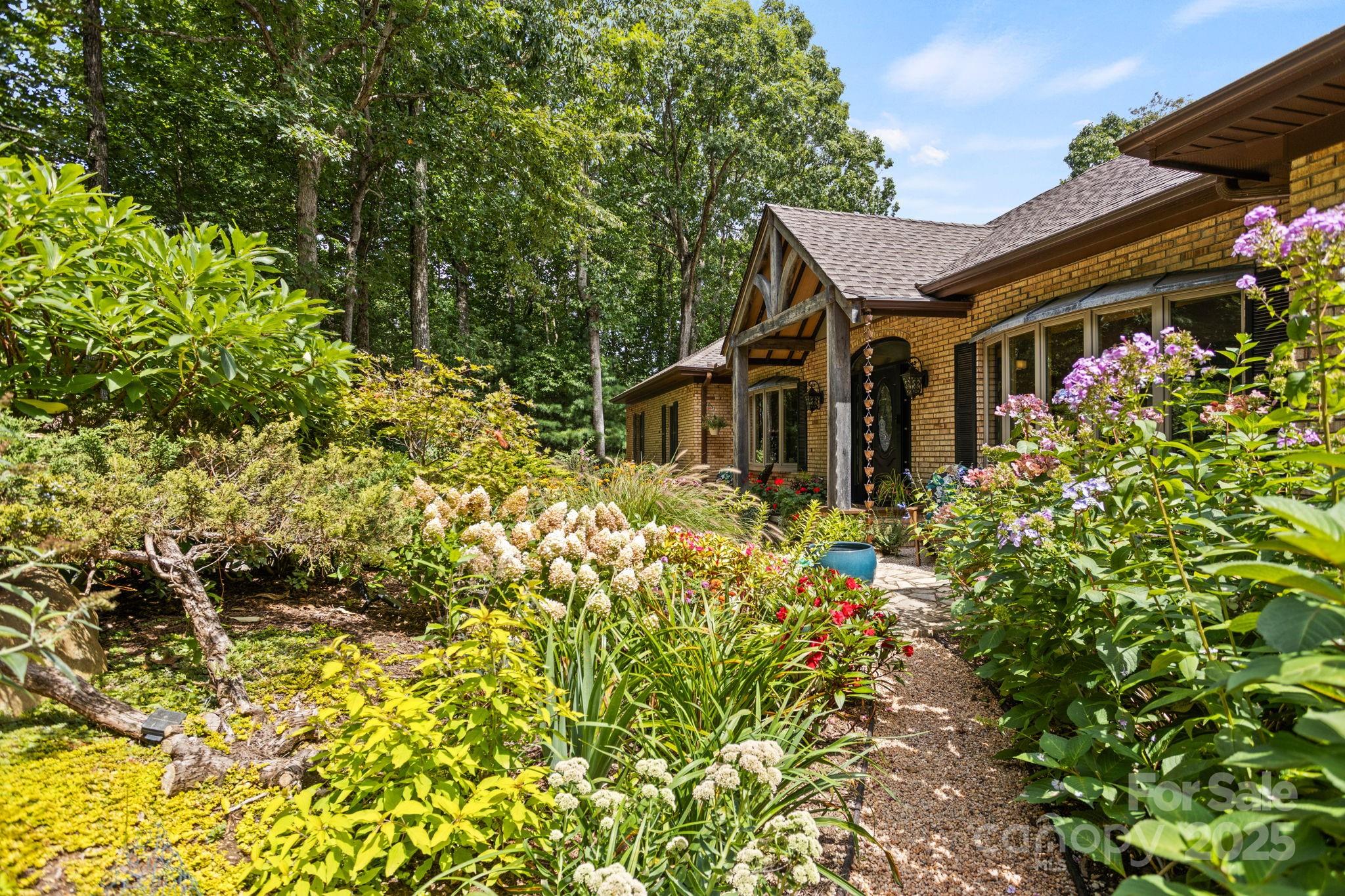 Flat Rock, North Carolina, 28731, United States, 3 Bedrooms Bedrooms, ,4 BathroomsBathrooms,Residential,Active,1936630