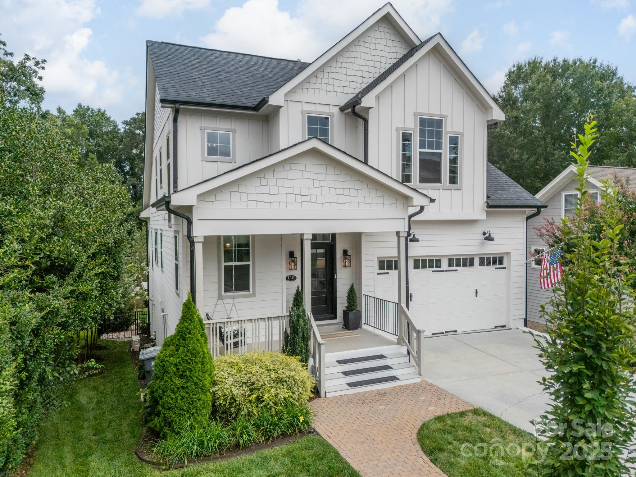 Belmont, North Carolina, 28012, United States, 4 Bedrooms Bedrooms, ,4 BathroomsBathrooms,Residential,Active,1927670
