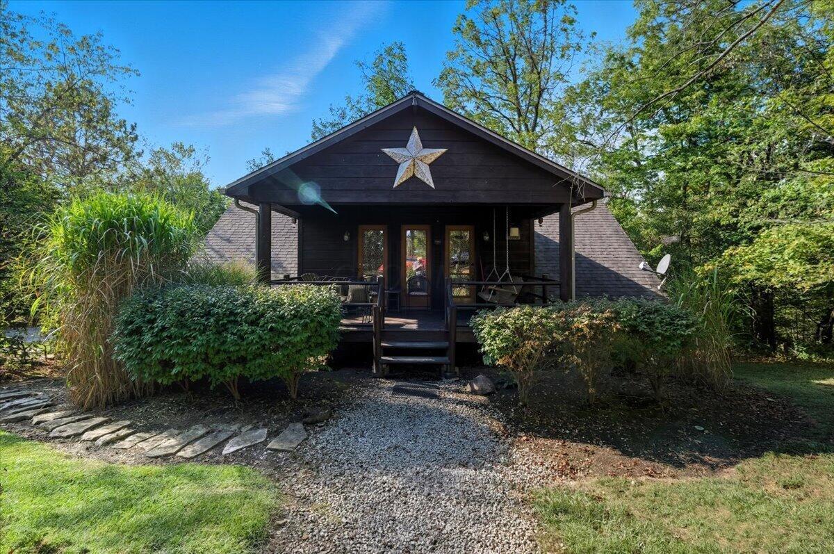 Fredericktown, Ohio, 43019, United States, 8 Bedrooms Bedrooms, ,7 BathroomsBathrooms,Residential,Active,1953994