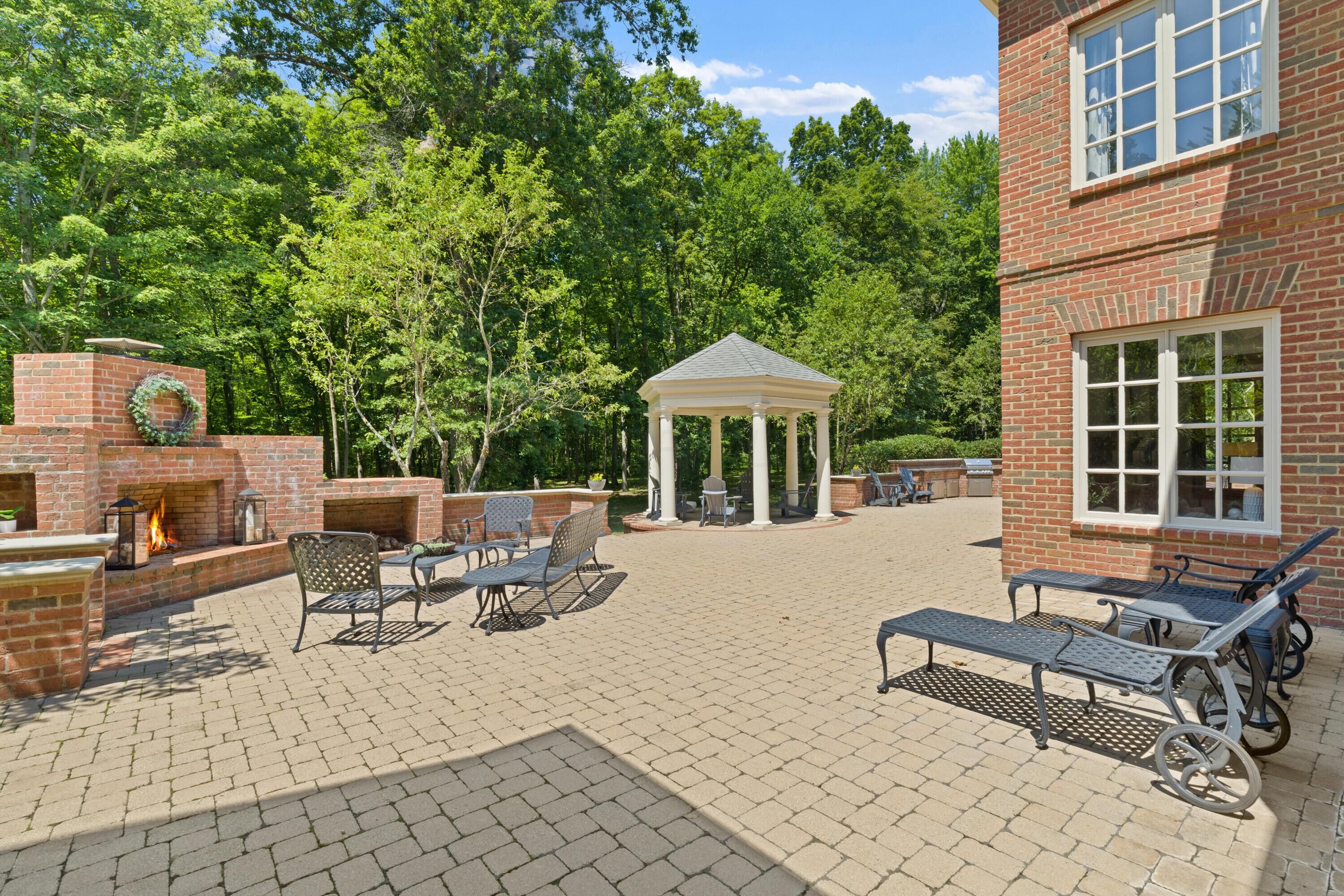 Sunbury, Ohio, 43074, United States, 5 Bedrooms Bedrooms, ,7 BathroomsBathrooms,Residential,Active,1912834