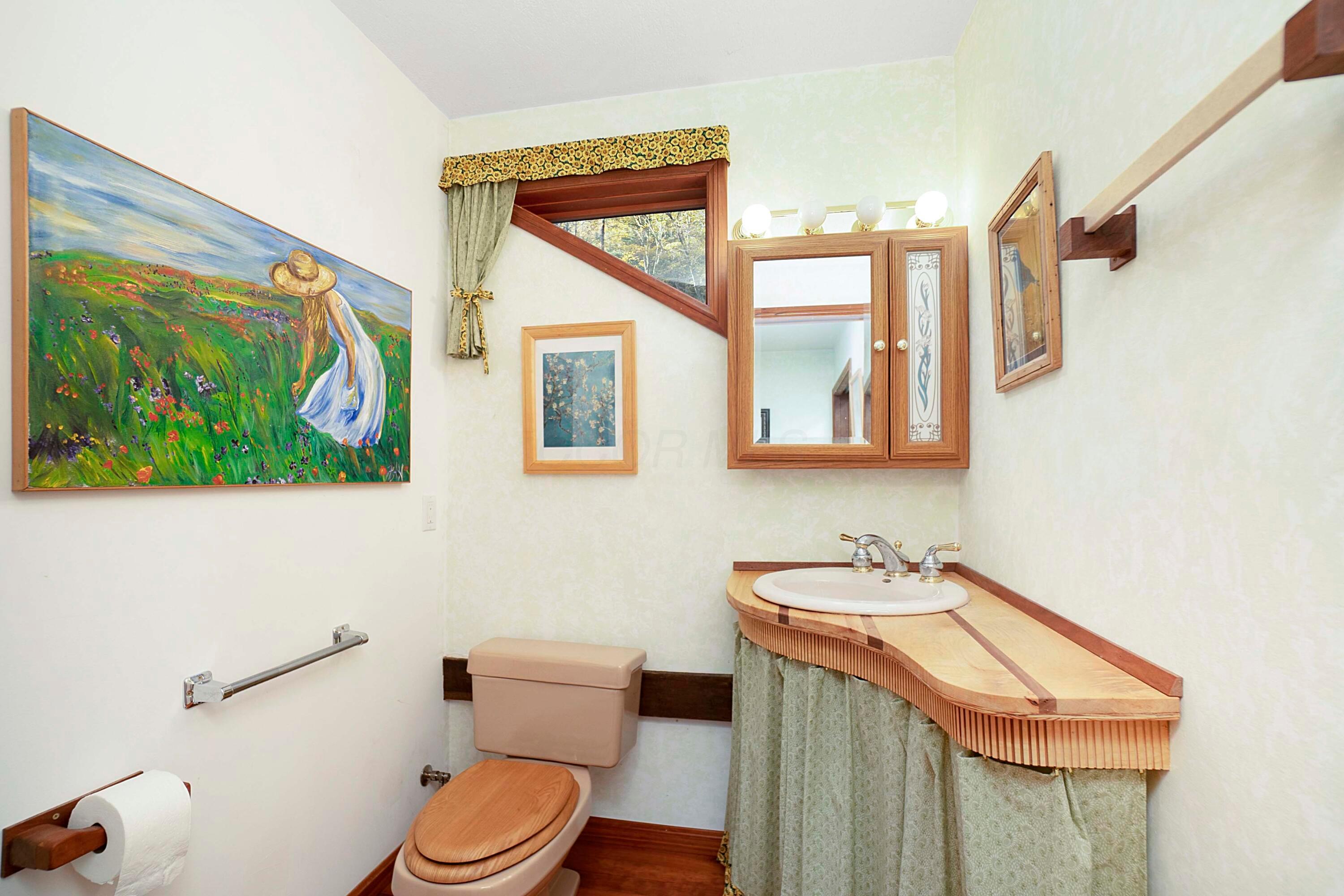 Rockbridge, Ohio, 43149, United States, 3 Bedrooms Bedrooms, ,4 BathroomsBathrooms,Residential,Active,1992551