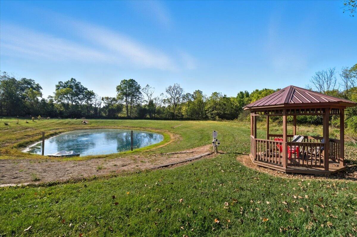 Fredericktown, Ohio, 43019, United States, 8 Bedrooms Bedrooms, ,7 BathroomsBathrooms,Residential,Active,1953994