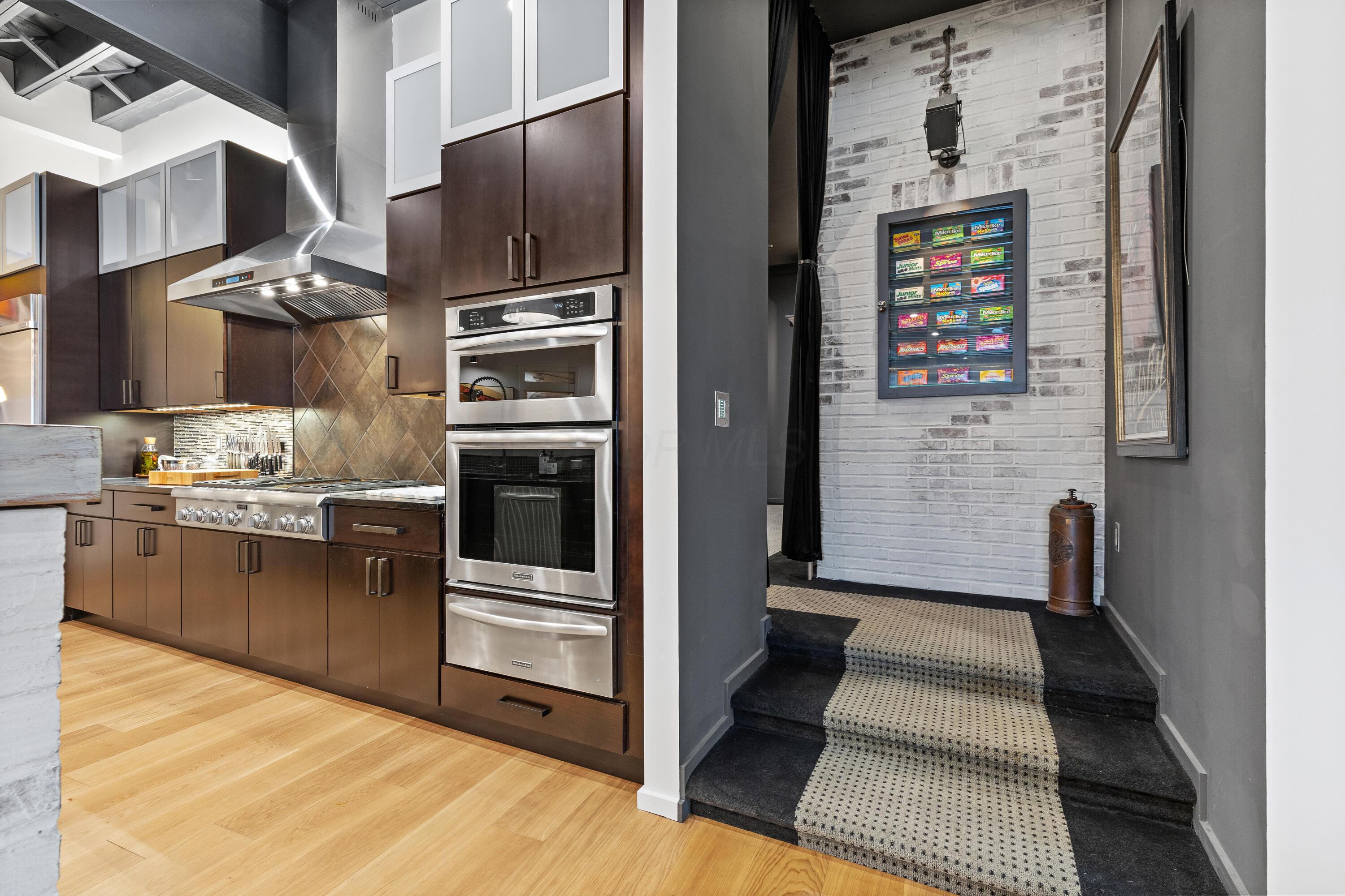 Columbus, Ohio, 43201, United States, 3 Bedrooms Bedrooms, ,5 BathroomsBathrooms,Residential,Active,1894778